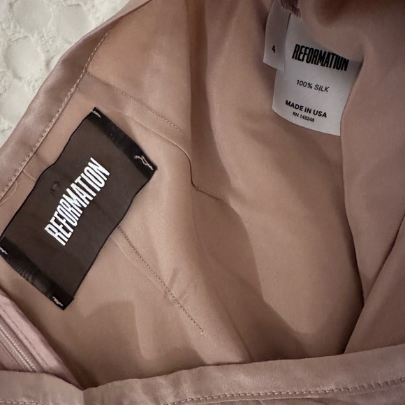 Silk Reformation Women Shorts - Picture 4 of 4